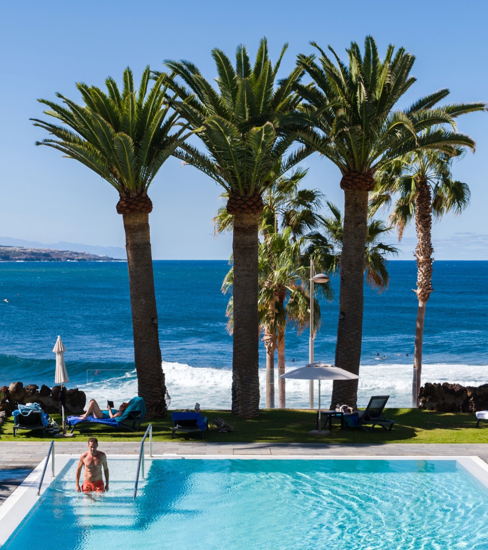 Sommerurlaub am Meer - Pool mit Marc und Atlantik