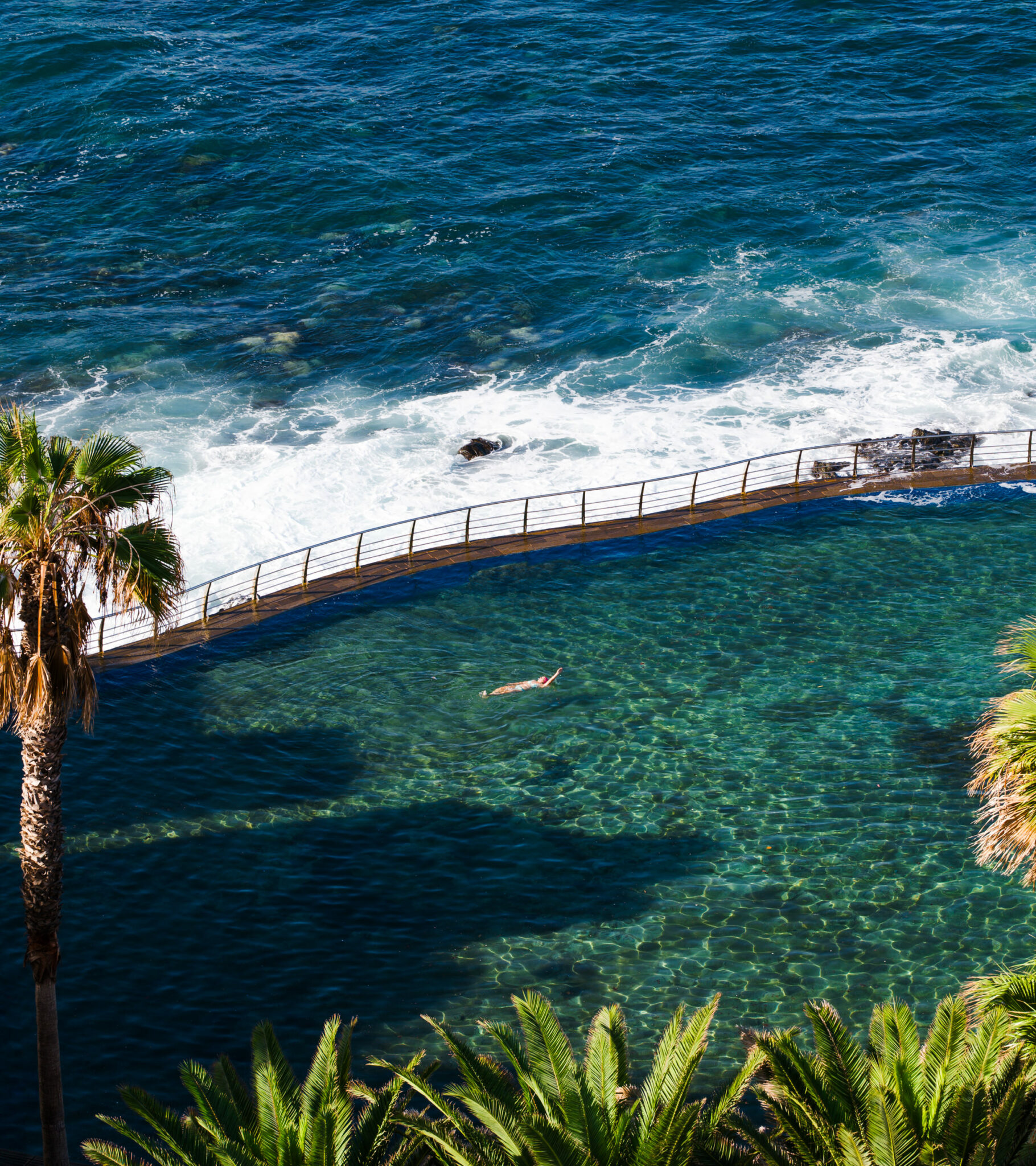 Direkt vor dem OCÉANO liegt die Piscina Natural Punta del Hidalgo. In dem geschützten Meerwasserbecken kann man herrlich schwimmen oder nach dem Saunagang im SPA abkühlen.
